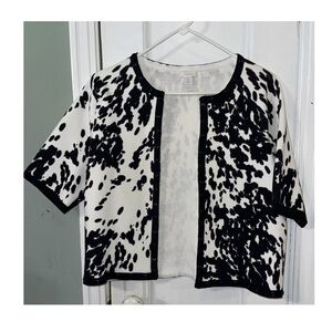 Chicos Black and White Short Sleeve Patterned Cardigan